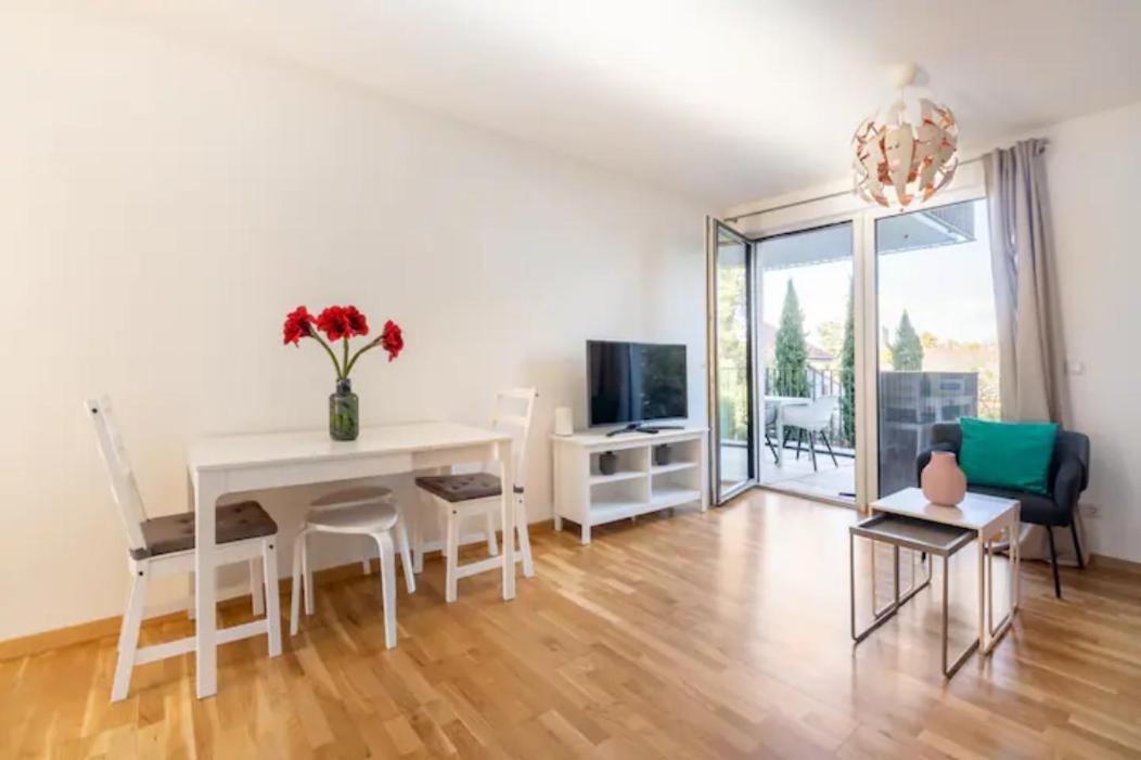 Near Lake Fully Furnished Beautiful Apartment Vienna Exterior photo